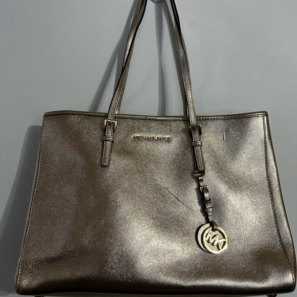 Michael Kors Good Used Condition Purse - Picture 1 of 15
